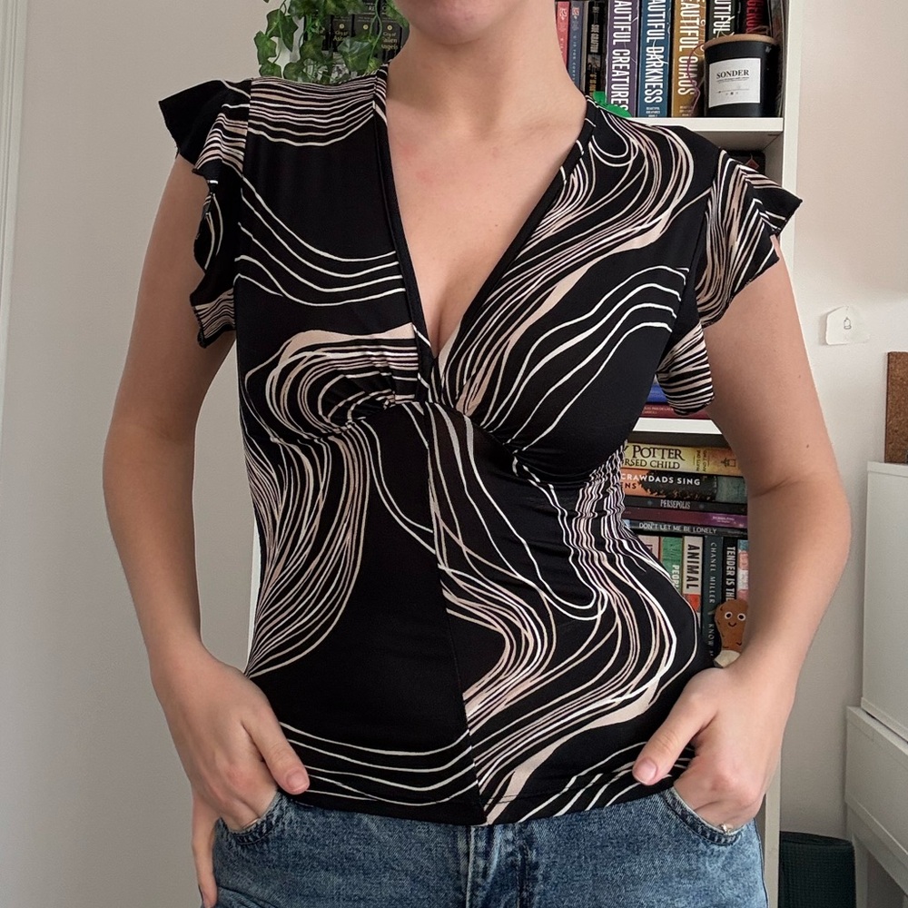 Geri C. Y2K Black & Cream Abstract Swirl Blouse